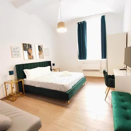 The Gold Apartment *